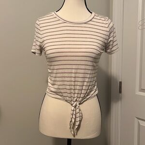 Charlotte Russe Tie Front Crop Top 🌟